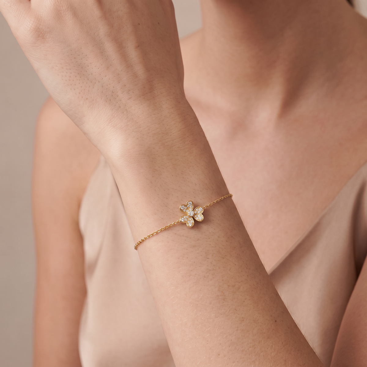 Frivole Pavé Diamonds Bracelet